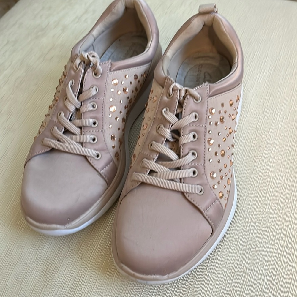 Clarks Rhinestone Taupe Sz 7.5